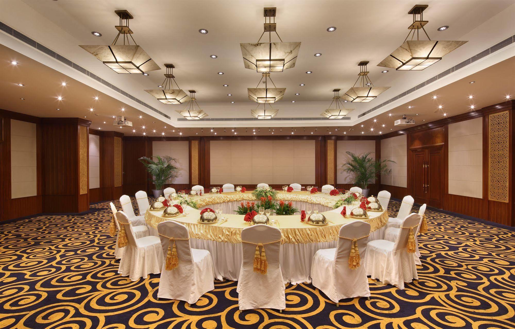 Shanghai Hotel Jin Jiang Exterior photo